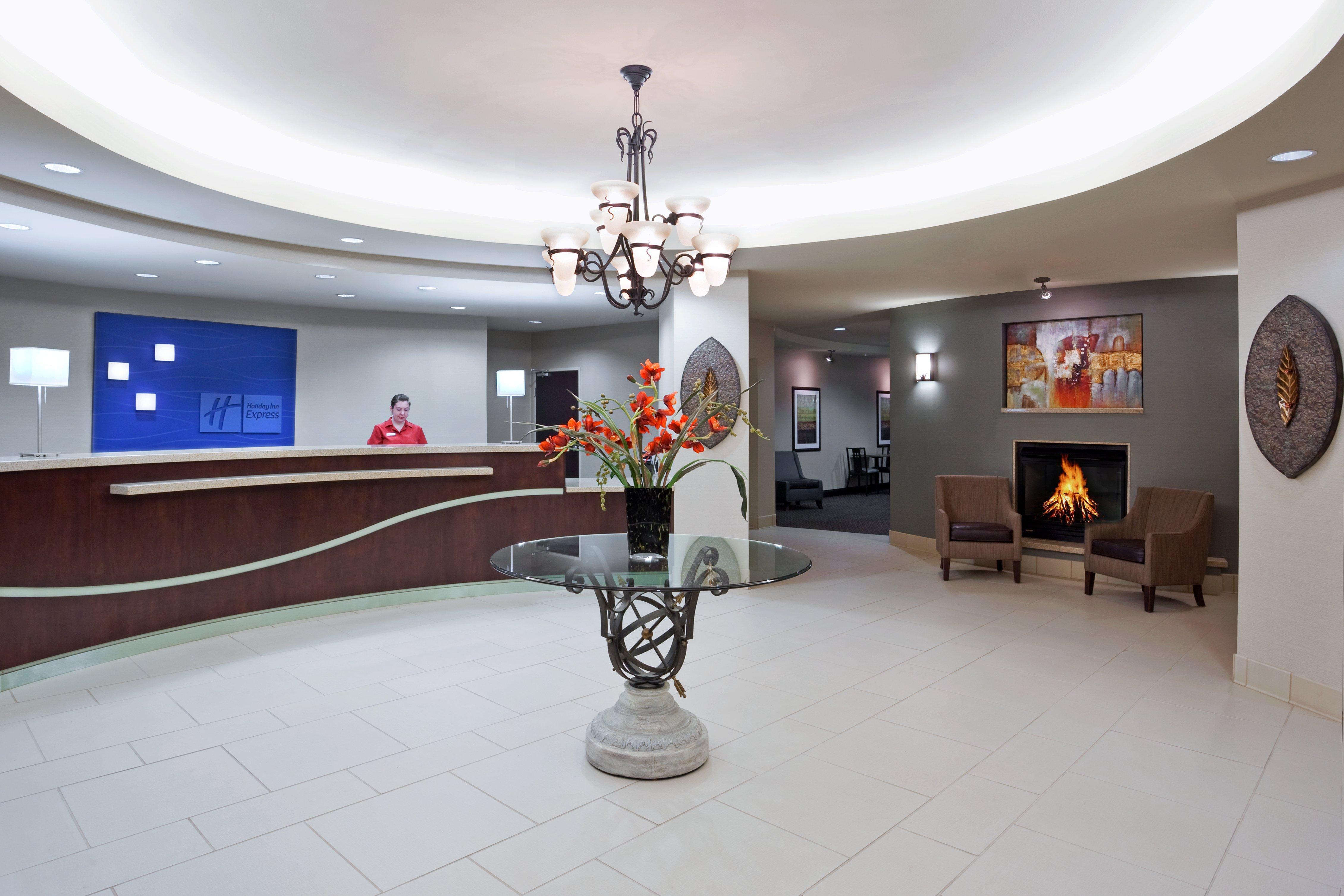 Holiday Inn Express & Suites Zanesville North By Ihg Bagian luar foto